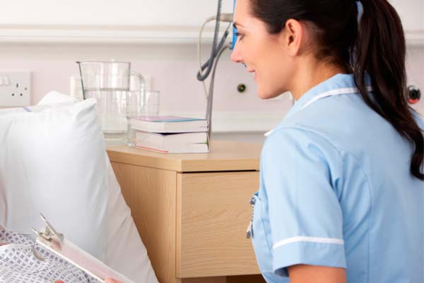 Información sobre qué requisitos tienen profesionales de enfermería